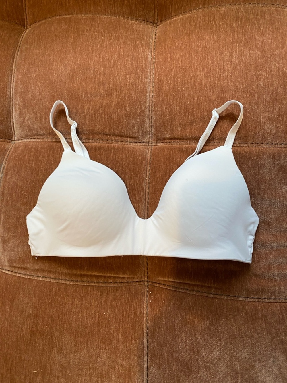 Victoria's Secret White Seamless Molded T-Shirt Bra